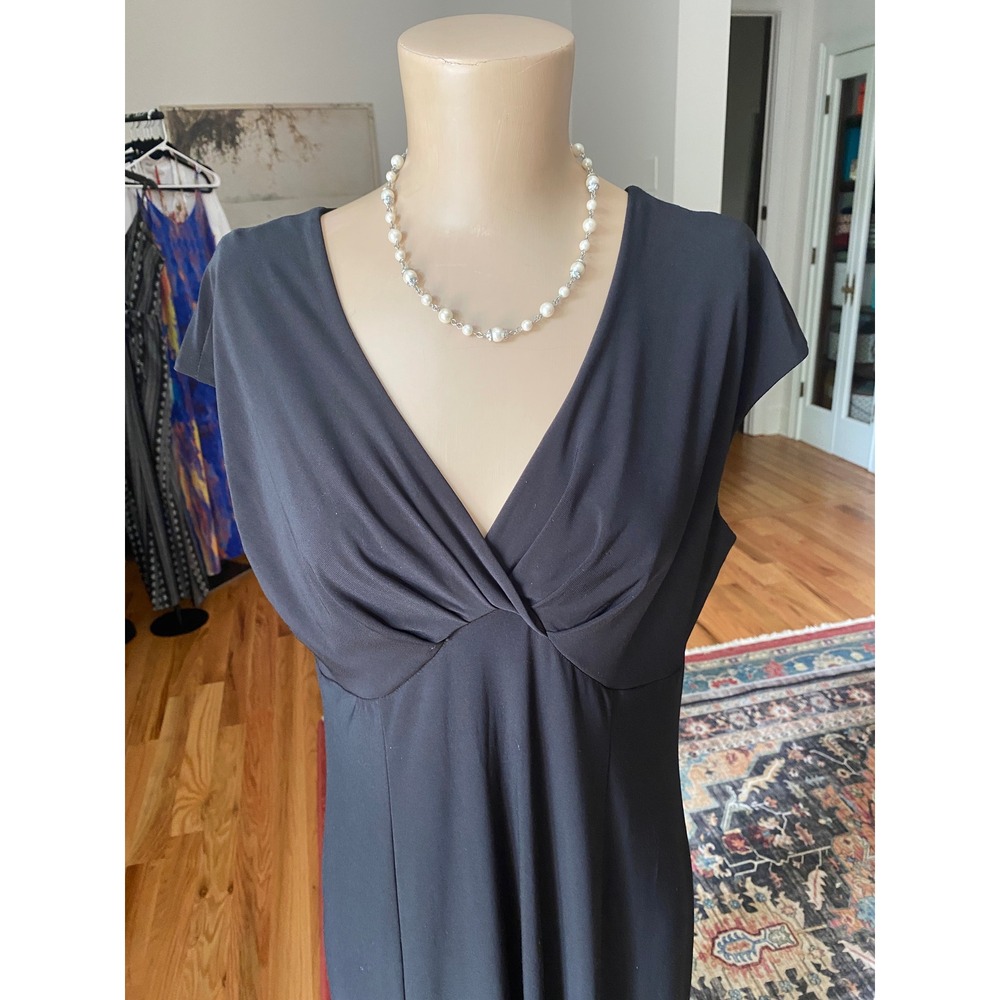 Jones New York Black V-Neck Empire Waist Midi Dress Size 10 Cap Sleeve Jersey - Picture 9 of 11